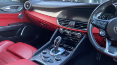 Alfa Romeo Giulia 2.0 TB 280 Veloce [Performance brake] 4dr Auto Petrol Saloon